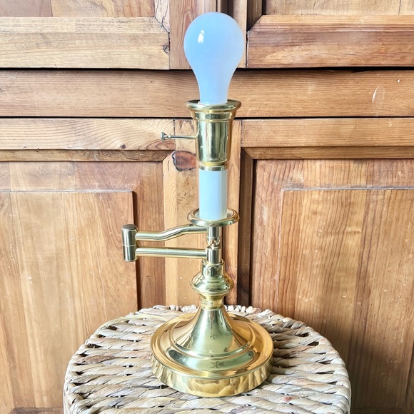 Underwriters Laboratories Vintage Brass Swing Arm Portable Desk Table Lamp - Picture 6 of 17